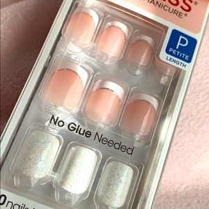 Kiss imPRESS UltraFit Super Hold Adhesive Nails